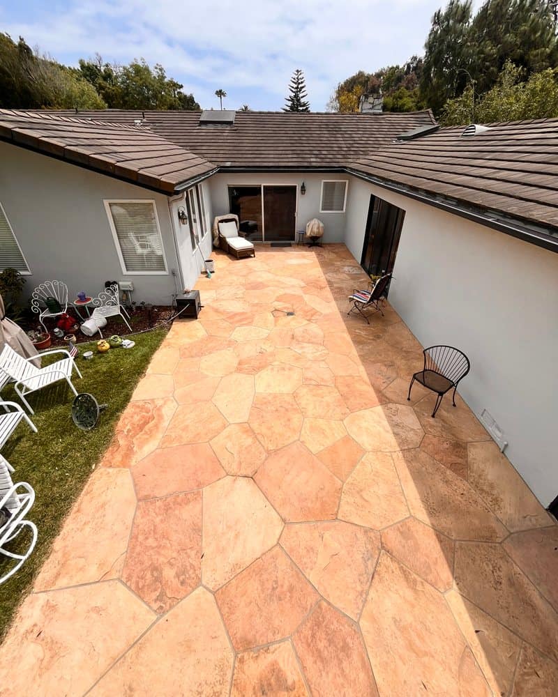 Flagstone courtyard after cleaning